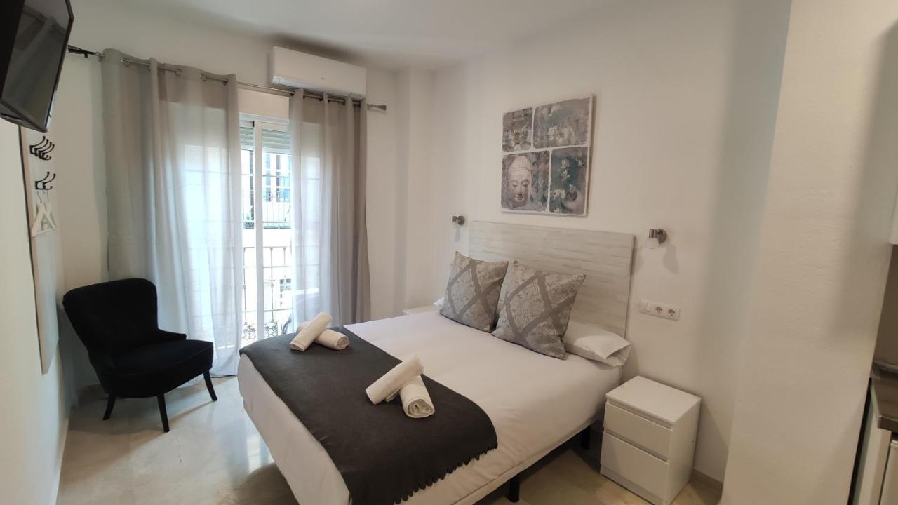 Malaka Apartment City Centre Малага Экстерьер фото